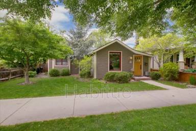 Main picture of 1417 E Franklin St