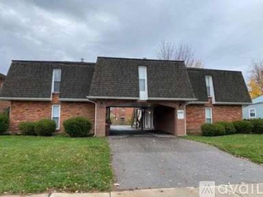 Main picture of 695 Riverview Dr