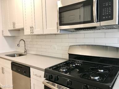 Main picture of 3110 N Milwaukee Ave