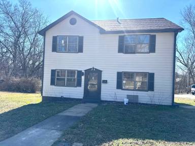 Main picture of 238 Lake Dr