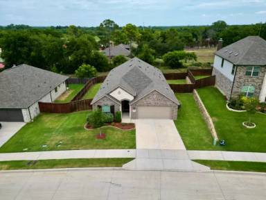 Main picture of 108 Rockin River Dr
