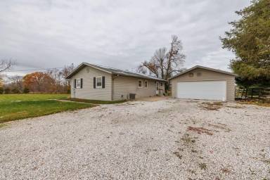 Main picture of 7255 S Burch Rd