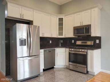 Main picture of 377 Danforth Ave