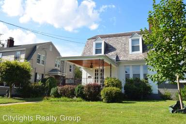 Main picture of 1333 Ingraham St NW