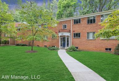 Main picture of 10416 Montrose Ave