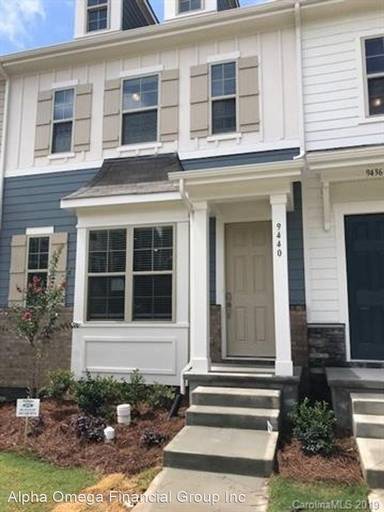 Main picture of 9440 Ainslie Downs St