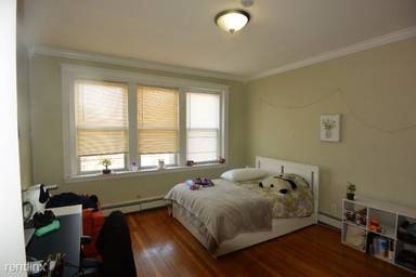 Main picture of 1653 Commonwealth Ave