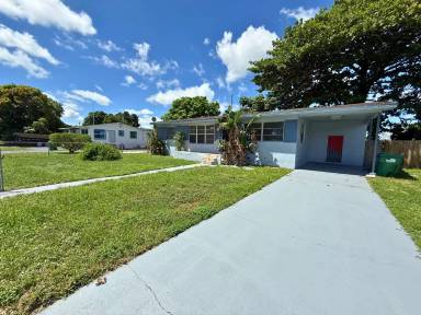 Main picture of 15300 NW 32nd Pl
