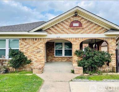 Main picture of 5113 Lindsay St