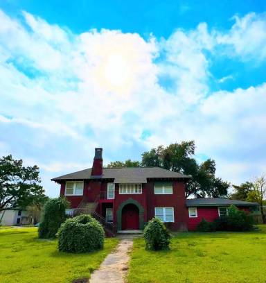 Main picture of 2355 Pecos St