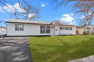 Main picture of 26 Oaktree Dr