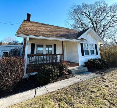 Main picture of 103 Robinson St