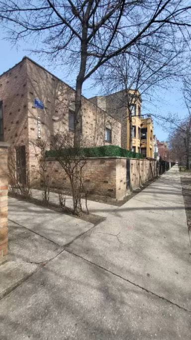 Main picture of 856 W Lill Ave