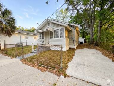 Main picture of 1459 W 23rd St