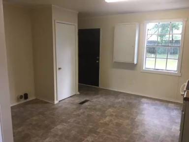 Main picture of 2401 Giddens Dr