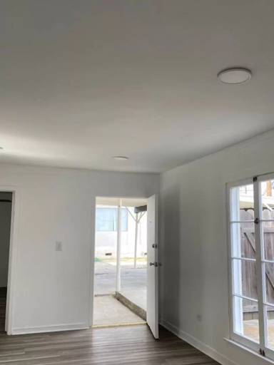 Main picture of 2226 1/2 Wellesley Ave