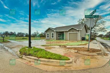 Main picture of 2000 Amanda Ave