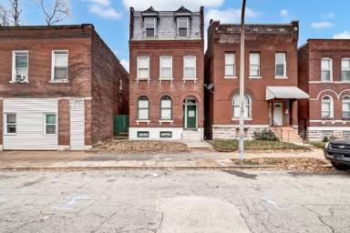 Main picture of 3257 Michigan Ave