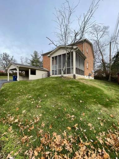Main picture of 300-13 Moundale Ct