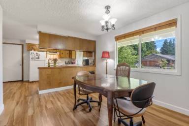 Main picture of 9423 NE Woodridge St