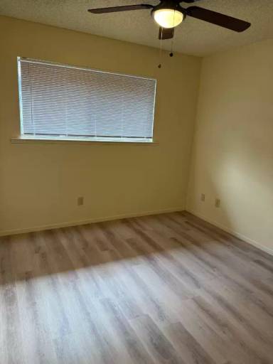 Main picture of 310 Center St