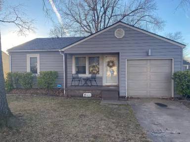 Main picture of 4830 S Detroit Ave