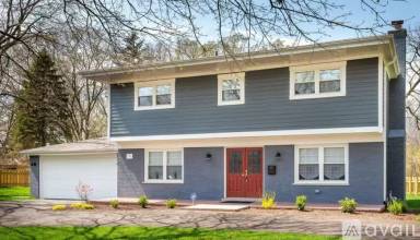 Main picture of 104 Columbia Ave
