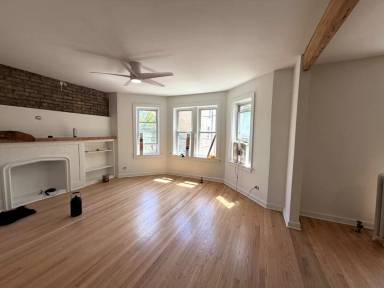 Main picture of 4901 N Saint Louis Ave