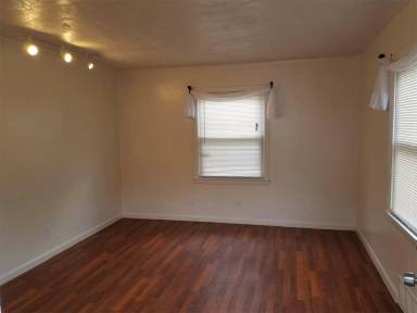 Main picture of 20201 Fenmore St