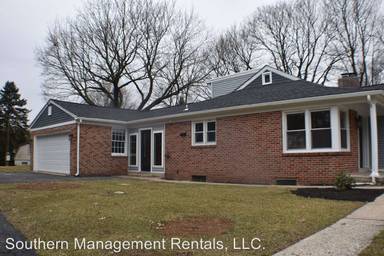 Main picture of 910 Oakdale Dr