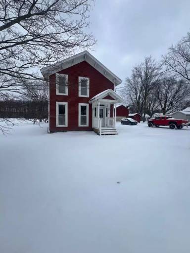 Main picture of 1681 Lake St