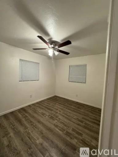 Main picture of 1626 W Delaware St