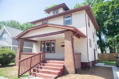 Main picture of 735 Watkins St SE