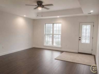 Main picture of 3401 Derby Dr
