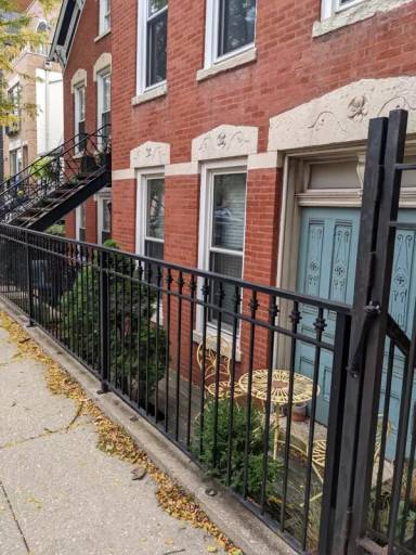 Main picture of 1418 N Greenview Ave