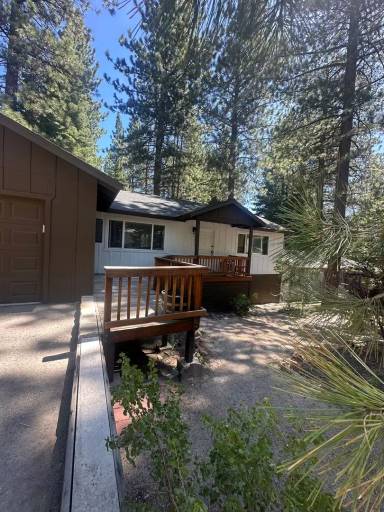Main picture of 921 Julie Ln