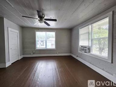 Main picture of 1403 Moore St