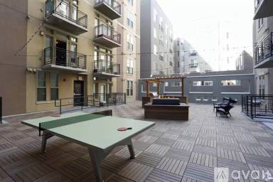 Main picture of 2040 Welton St