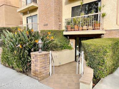 Main picture of 2022 S Bentley Ave