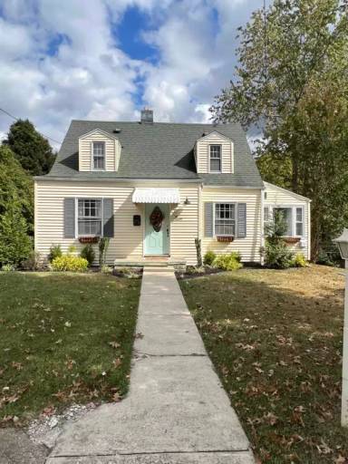 Main picture of 220 Green Oak Dr
