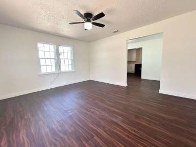 Main picture of 111 Avenue U