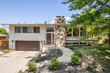 Main picture of 955 E 2700 S