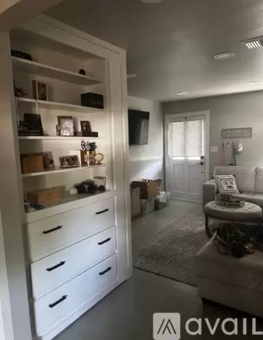 Main picture of 2925 N Travis St