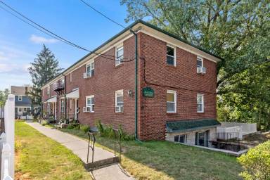 Main picture of 47 E Main St 48 Main St