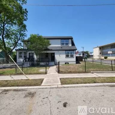 Main picture of 647 Hammond Ave