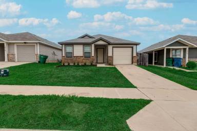 Main picture of 1824 Wickham Dr