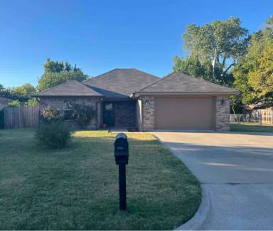 Main picture of 306 Lux Dr