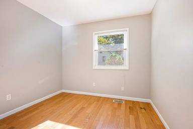 Main picture of 1721 Chandler Ave