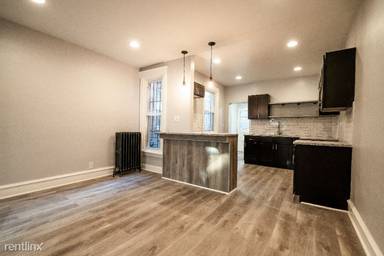 Main picture of 6540 Regent St