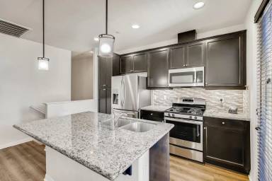 Main picture of 5065 Waterview Way